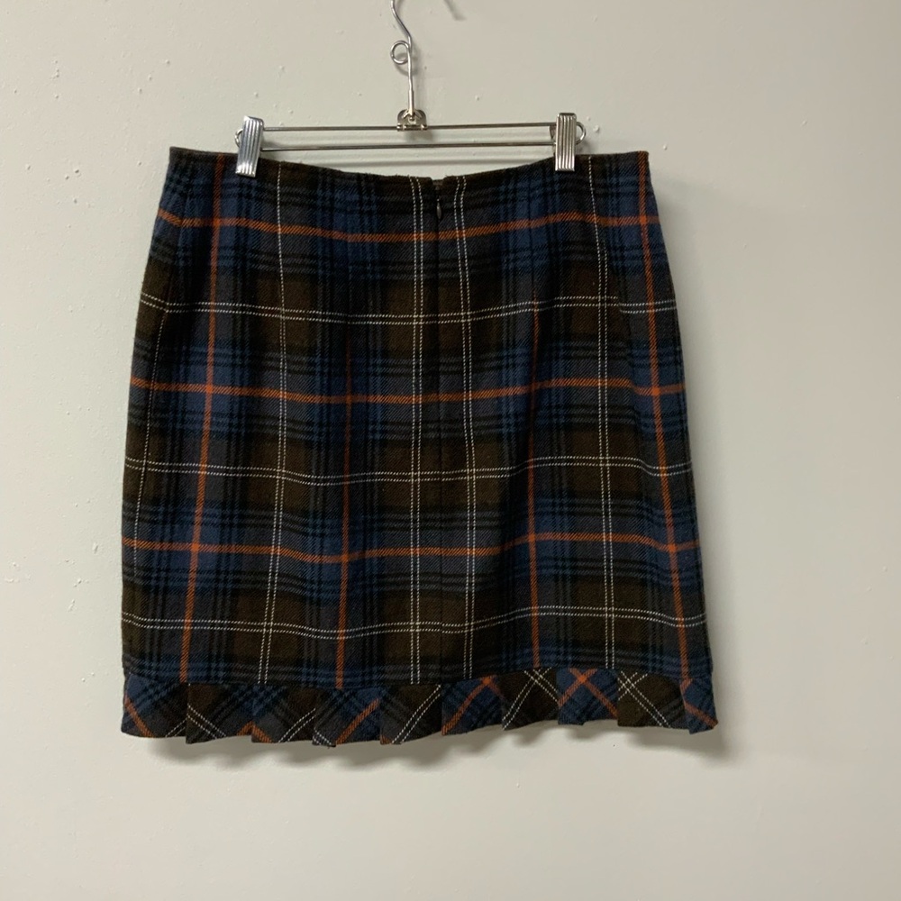 CAbi skirt. (14)